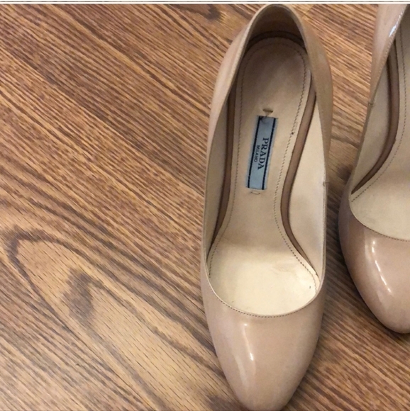 Prada - Picture 2 of 4